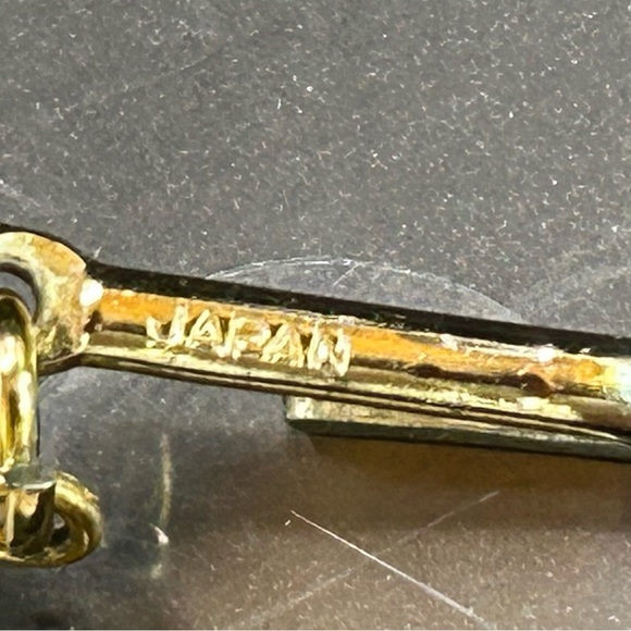 Vintage mid-century white graduated chunky beaded necklace made in Japan 14”+4” - Picture 9 of 12